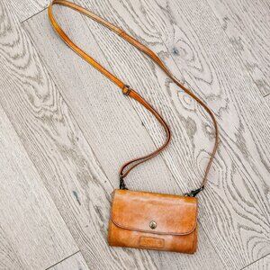 Albion Fit Leather Purse